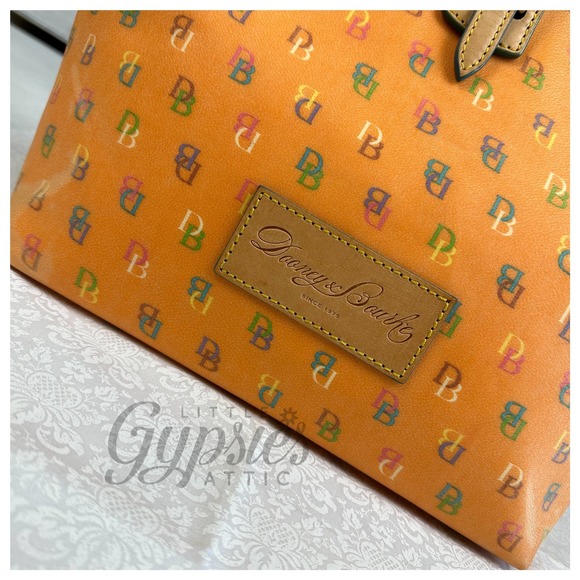 *SOLD* Vintage Dooney & Bourke Tangerine Tote - Picture 5 of 16